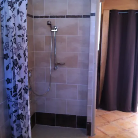 بيت للعطل La Ferme De La Baconnerie *