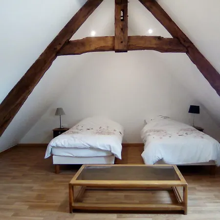 بيت للعطل La Ferme De La Baconnerie *